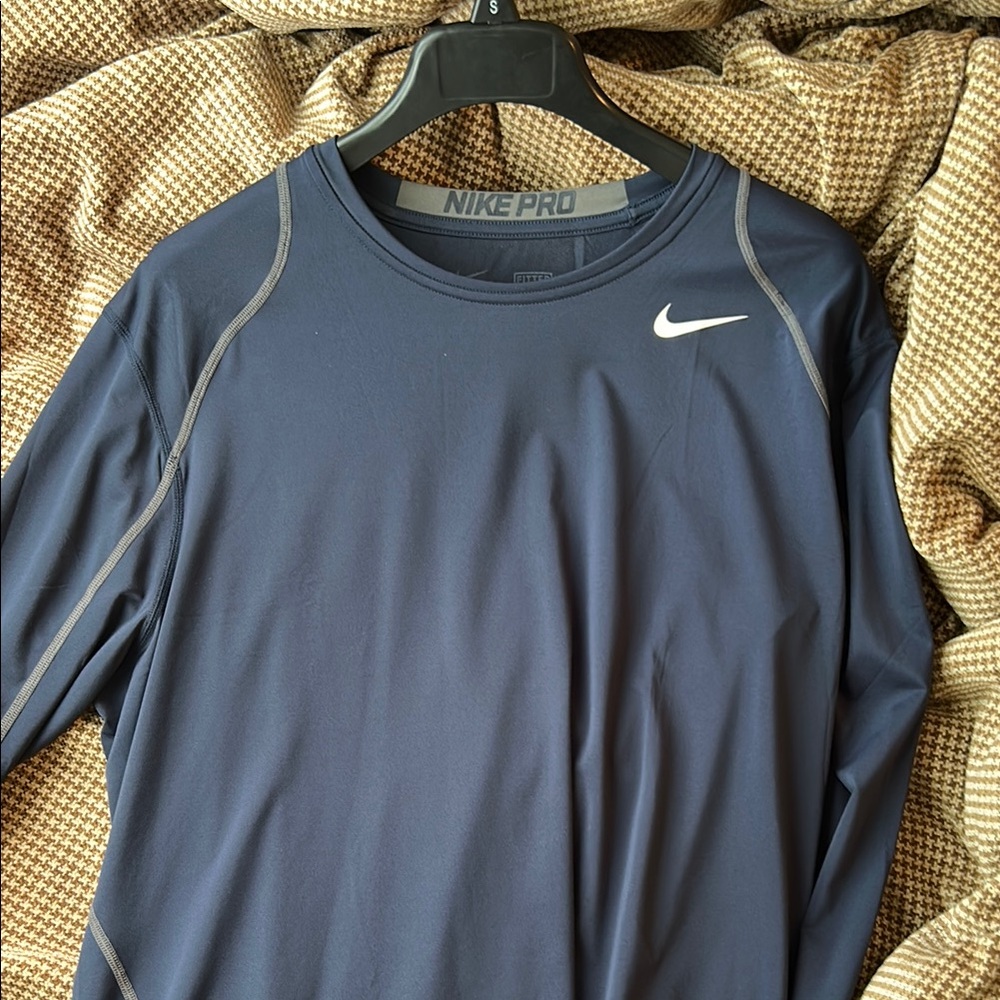Nike Pro Long Sleeve in Black